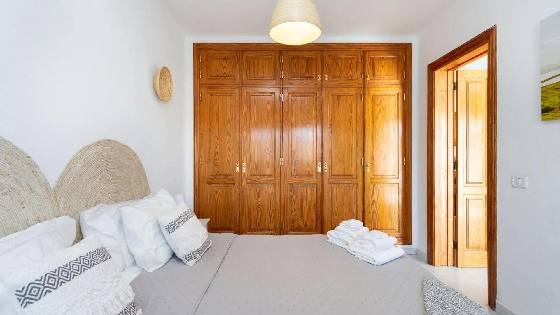 Home2Book Stylish Apt Pool & Terrace, Sand Club 산미겔데아보나 아파트